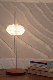 Lampe à poser 1 Cocon Suspendu Celine Wright
Photo © Marie Hubert Psaila