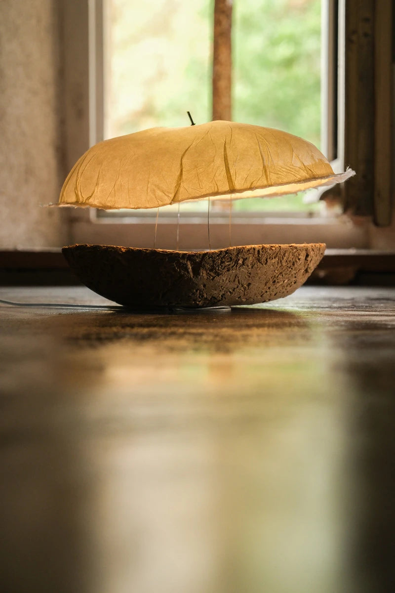 Lampe à poser Cocon-terre Céline Wright
Photo © Marie Hubert Psaila