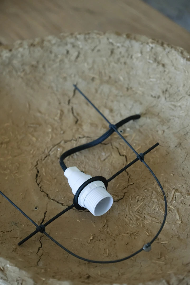 Lampe à poser Cocon-terre Céline Wright
Photo © Marie Hubert Psaila