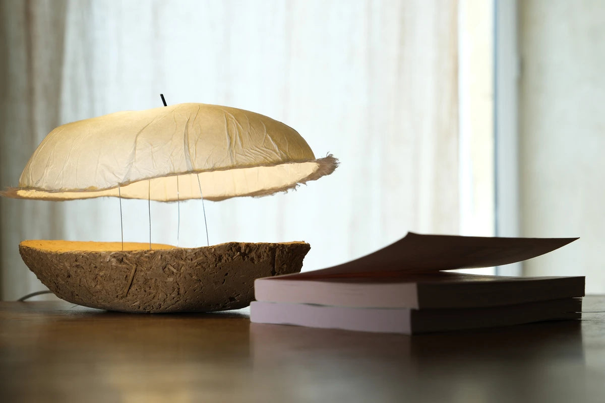 Lampe à poser Cocon-terre Céline Wright
Photo © Marie Hubert Psaila